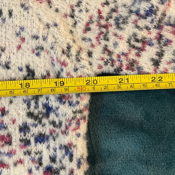 Violet Ruby Med Woman's Round Hem Bottom Cream Color SUPER Soft Speckled Colors - Picture 7 of 8